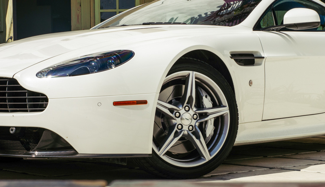 2016 Aston Martin Vantage GTS Is Old-School Cool Feature Articles 